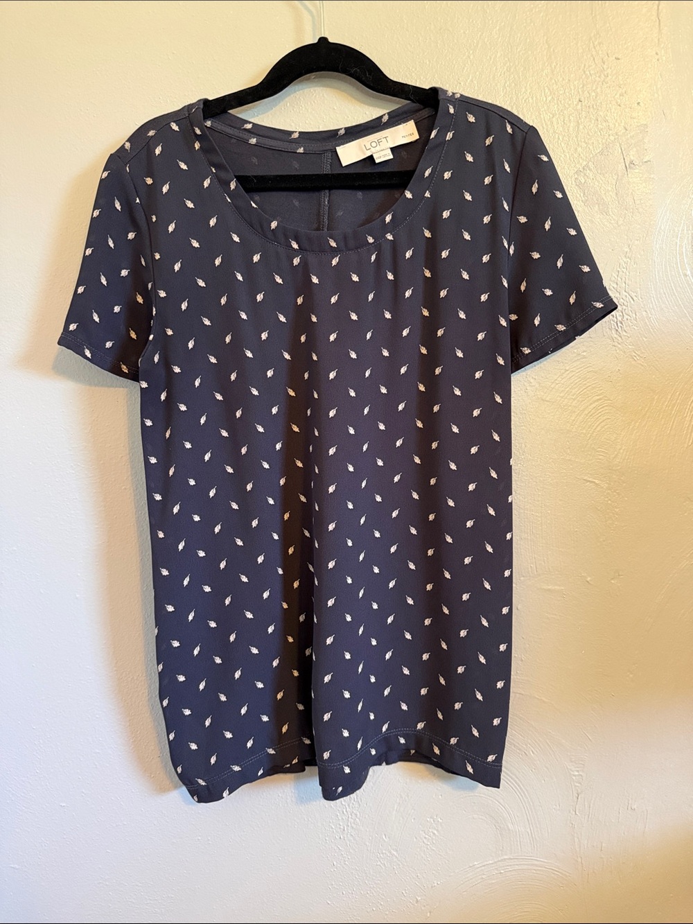 LOFT short sleeve leaf print blouse